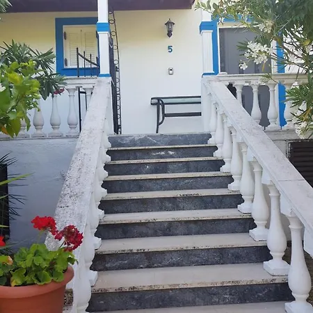 Archontou بيت للعطل