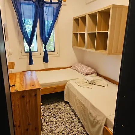 Nyaraló Archontou *